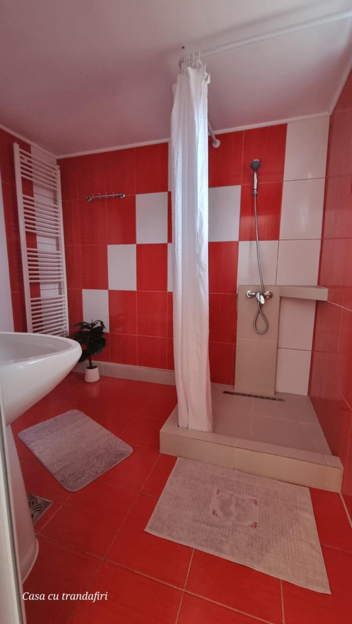 Casa Cu Trandafiri Муригьол Екстериор снимка